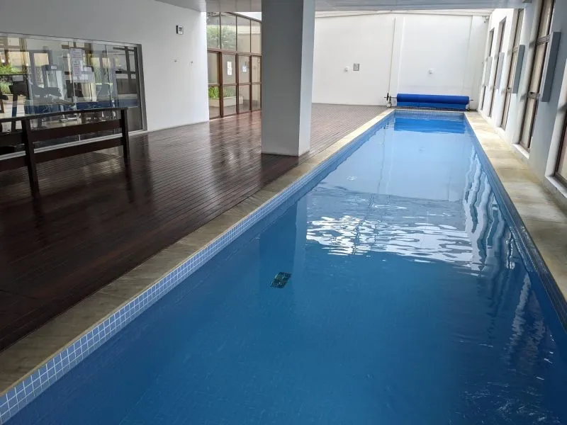 Apartamento de 1 dormitorio en el 13º piso con cocina compacta — photo 18