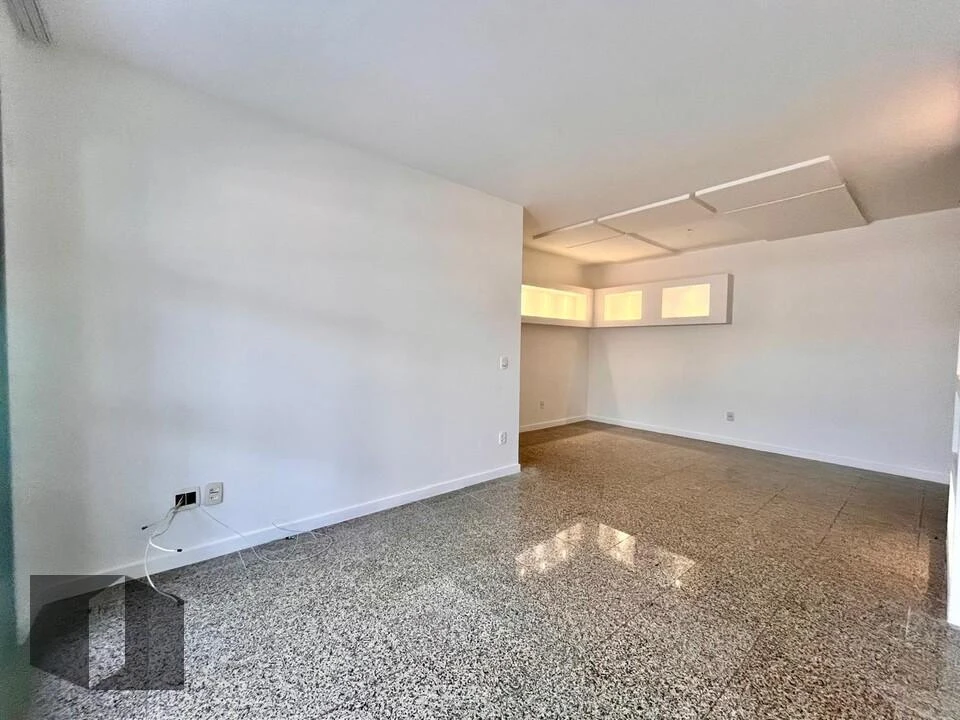 2-bedroom apartment with a home office — photo 26