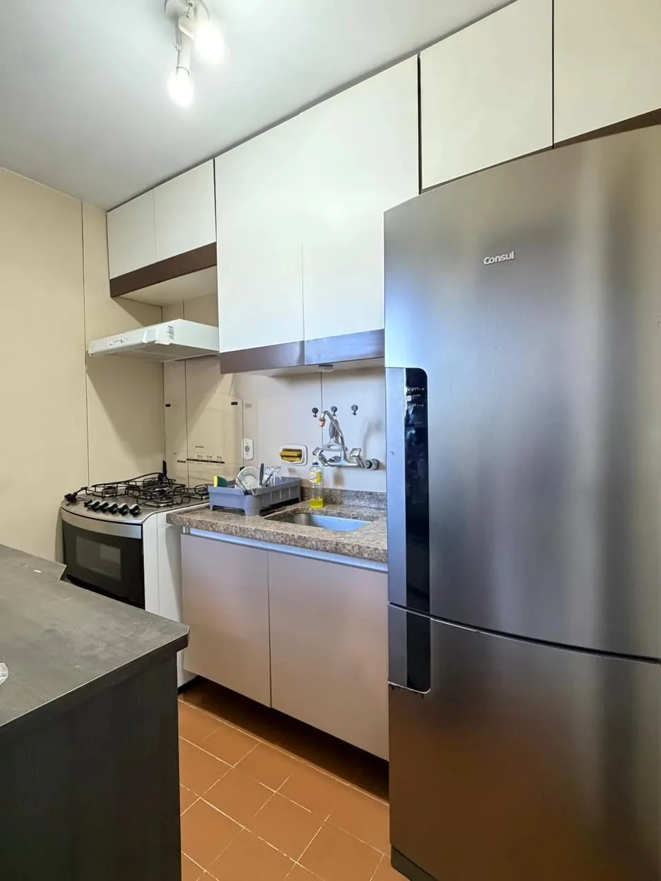 Apartamento mobiliado com quarto e banheiro completos — photo 2