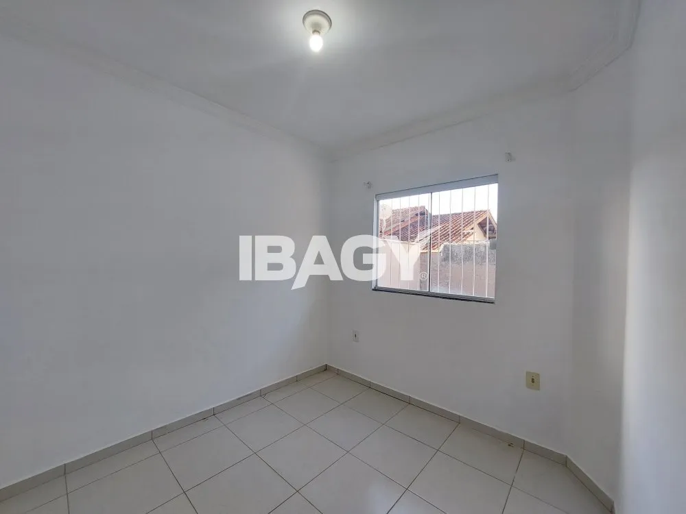 2-bedroom apartment with no parking space — photo 8