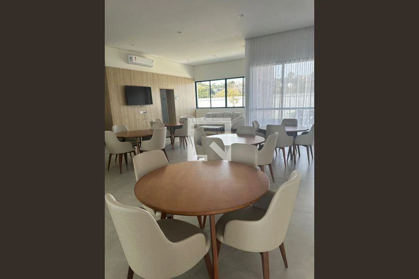 Furnished house, 205 m², with floor-to-ceiling windows