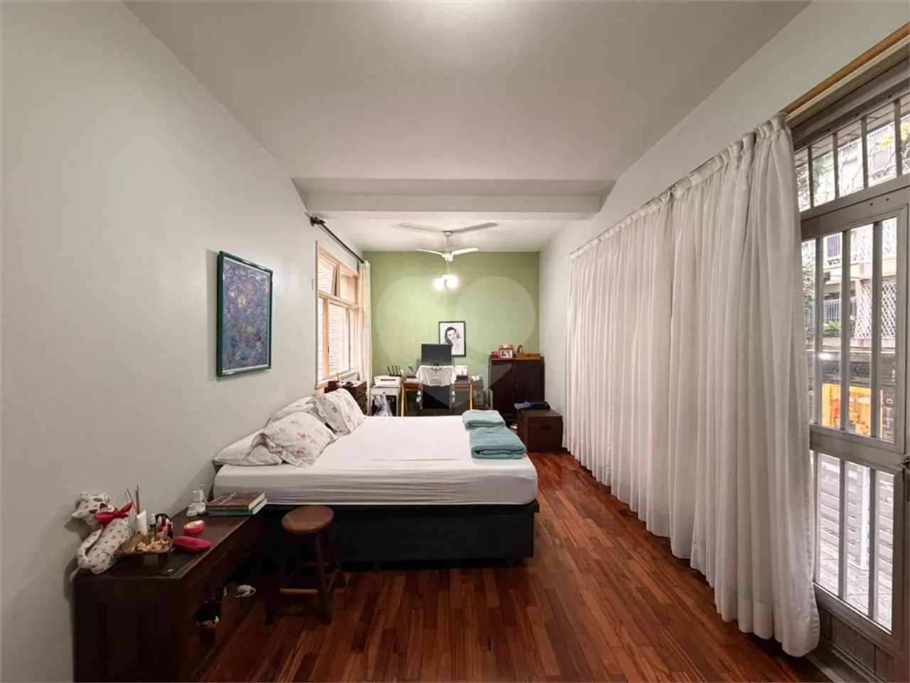Casa com 5 quartos e 5 banheiros, varanda e janelas amplas — photo 8