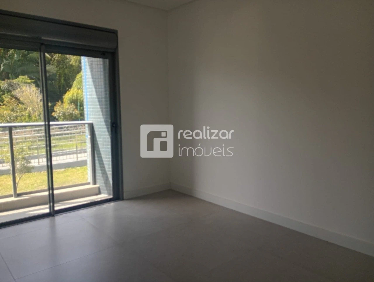 3-bedroom apartment with a water view in Florianópolis — photo 12