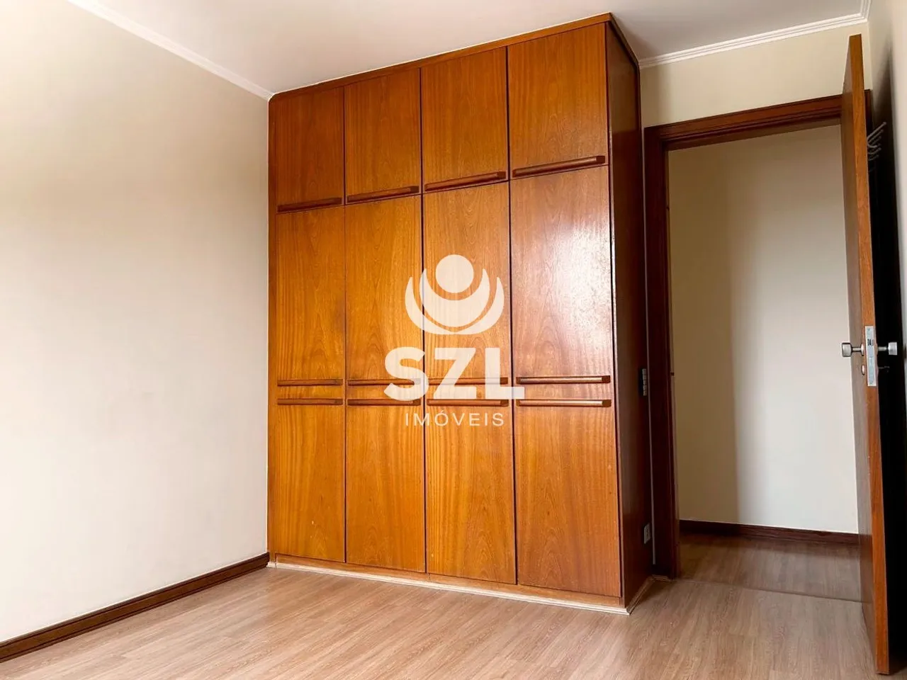Apartamento com piso de madeira ou laminado, Cabral — photo 6