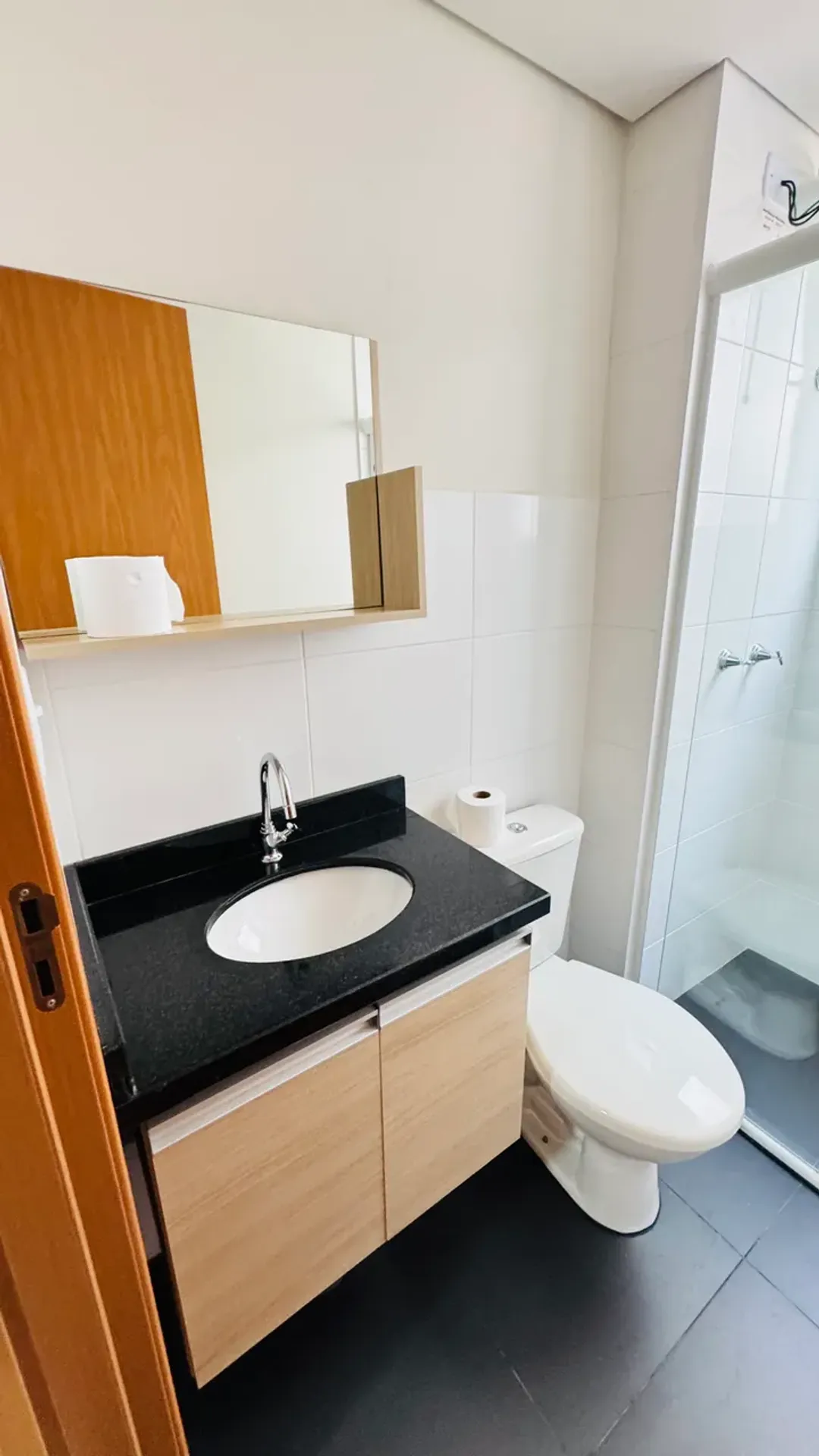 2-bedroom apartment in a building with a gym — photo 6