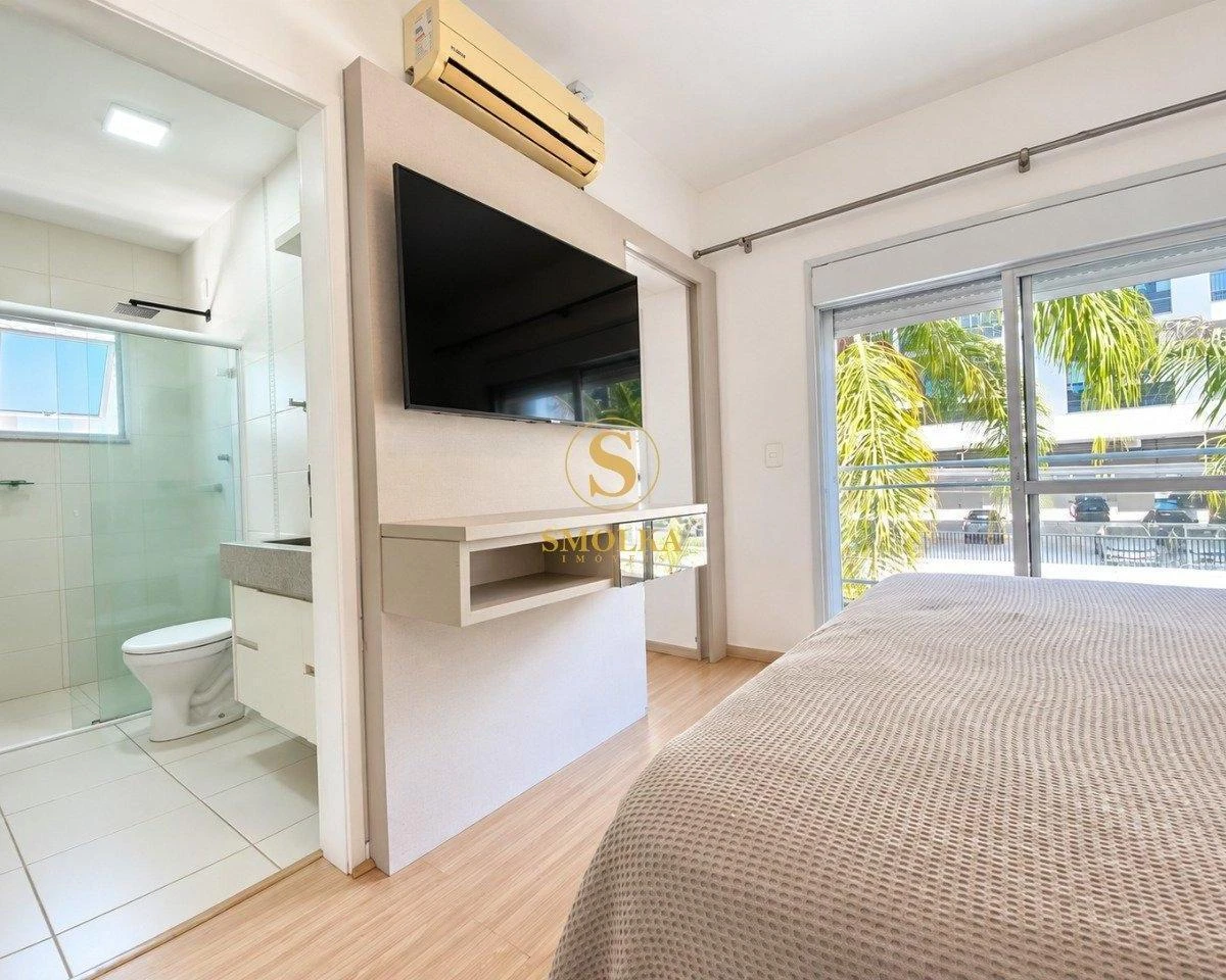 3-bedroom house with a walk-in closet in Florianópolis — photo 49