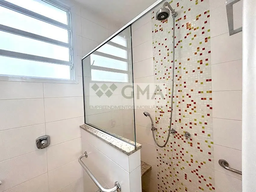 Furnished 2-bedroom apartment with open-plan gas kitchen — photo 9