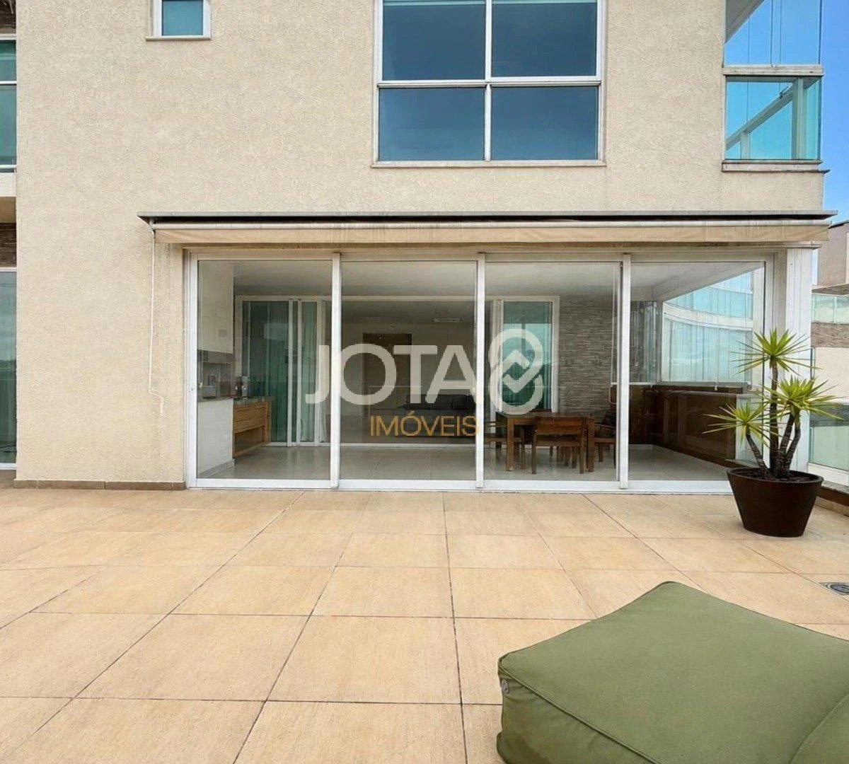 Bañera y 4 dormitorios: departamento de 323 m² — photo 20