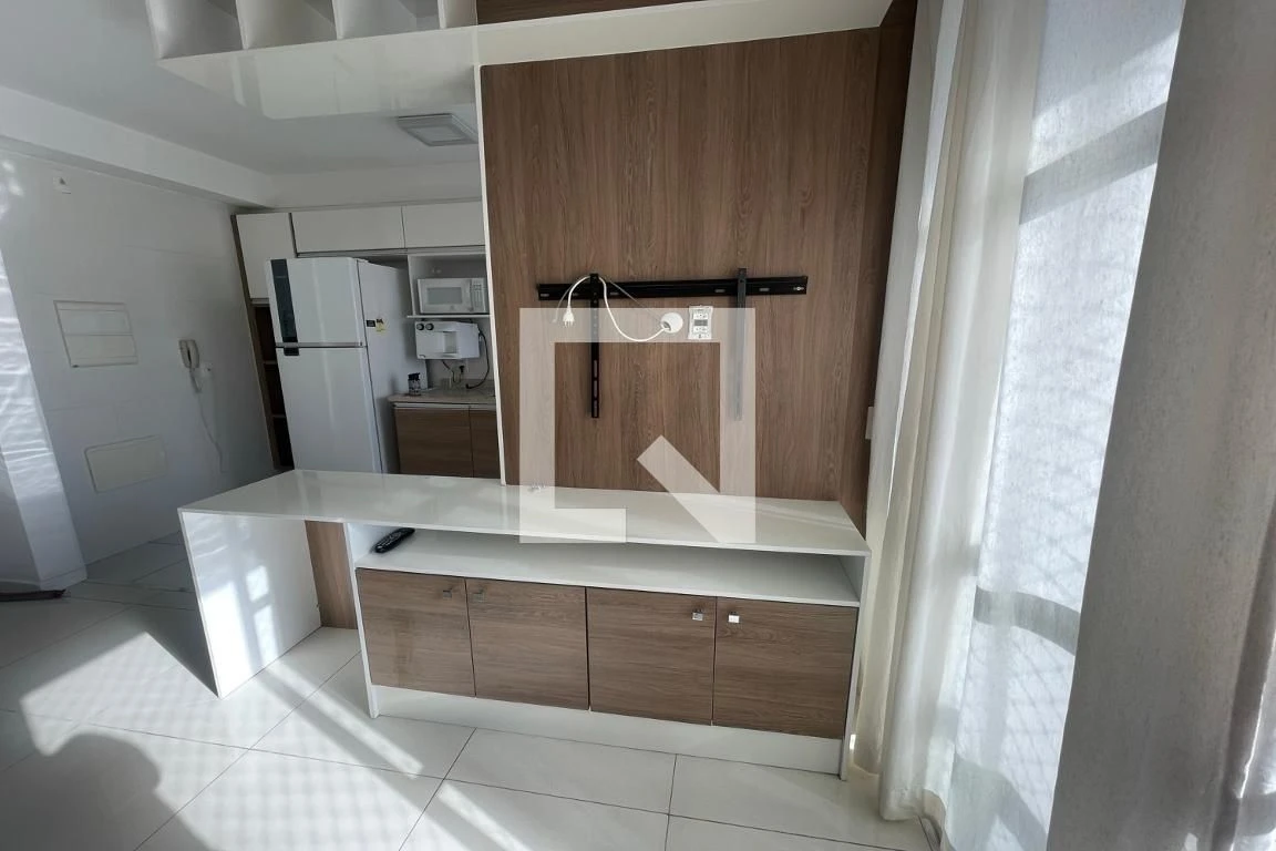 Furnished 2-bedroom apartment with balcony — photo 6