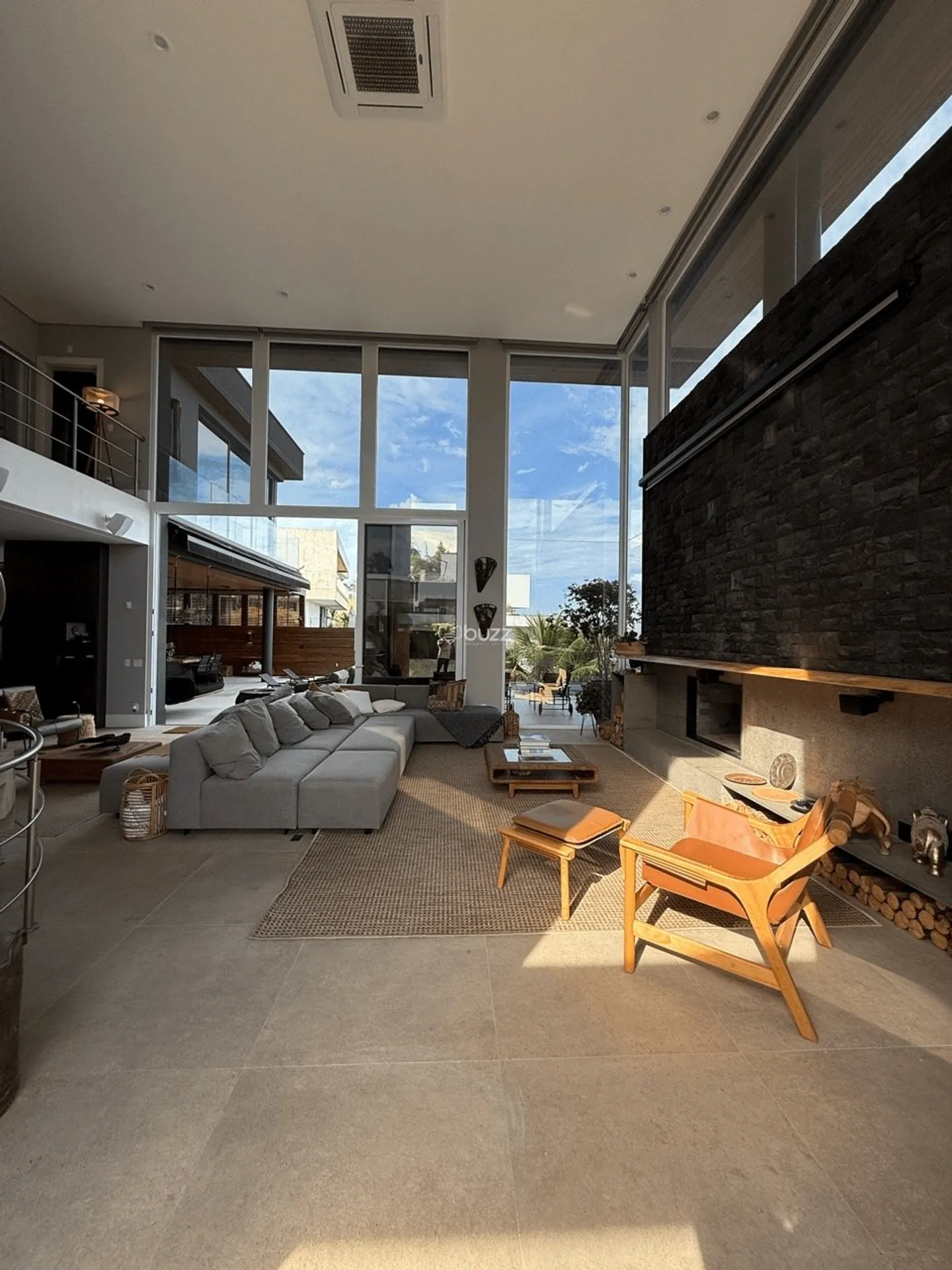 Furnished house, 561 m², with a water view — photo 14