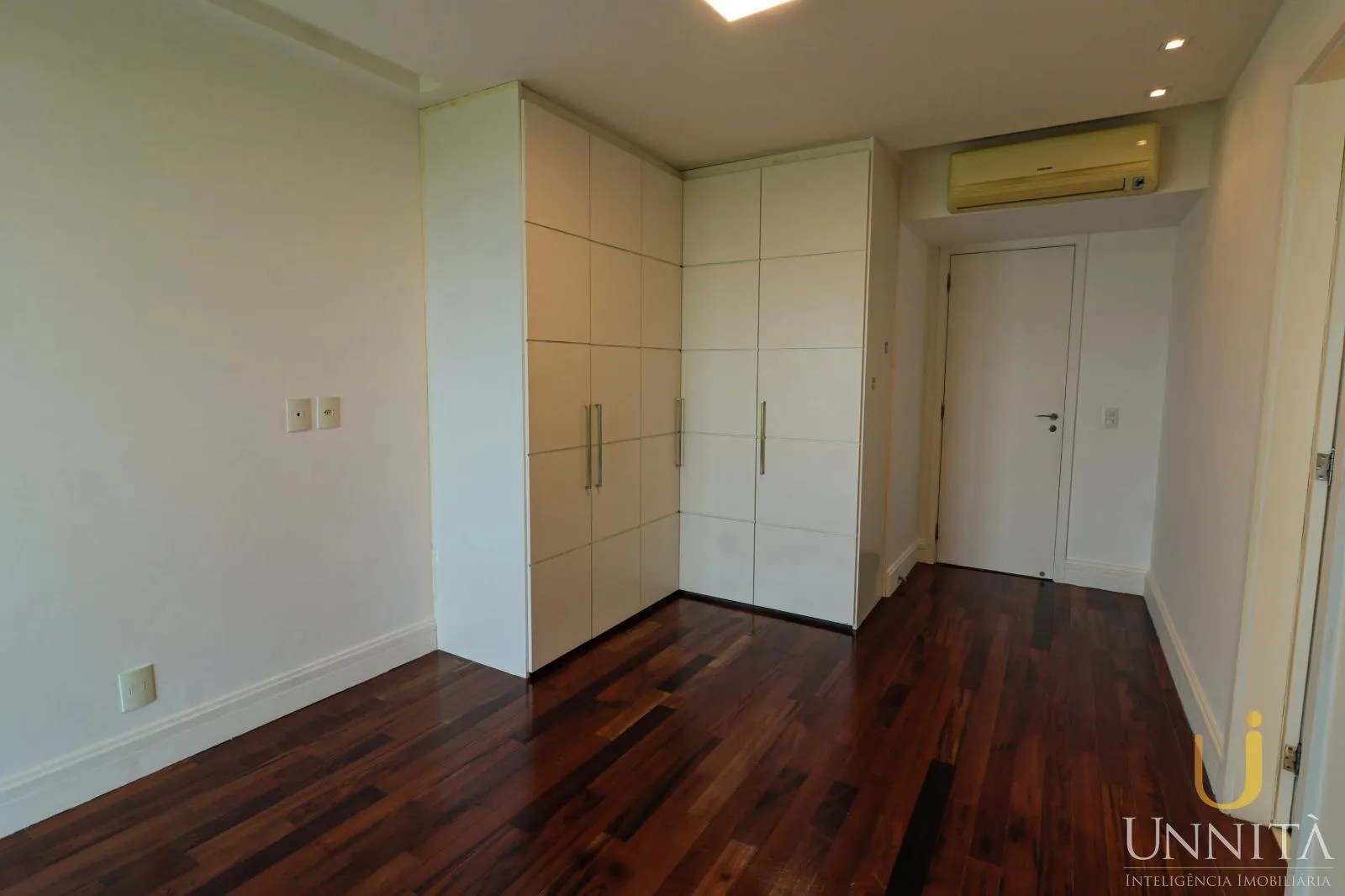 Вид на воду та 5 спалень: квартира 278 м² — photo 16
