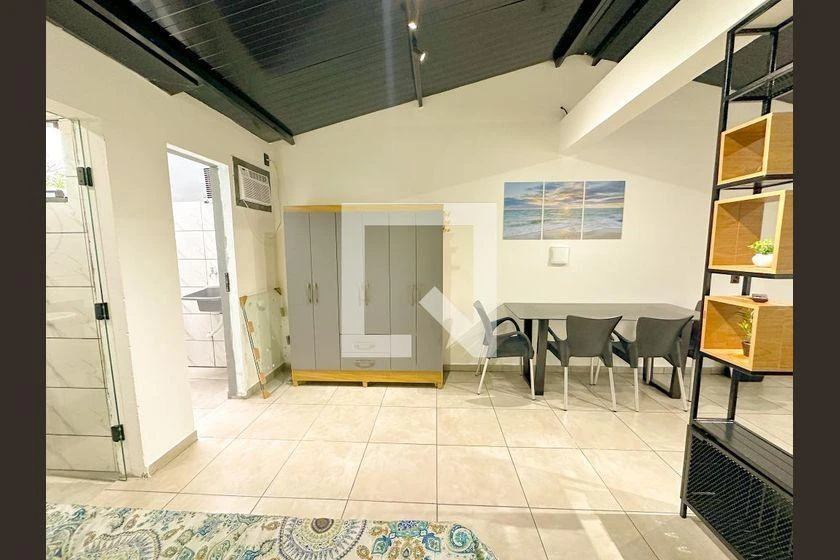 Furnished one-bedroom, 32 m² house in Florianópolis — photo 13