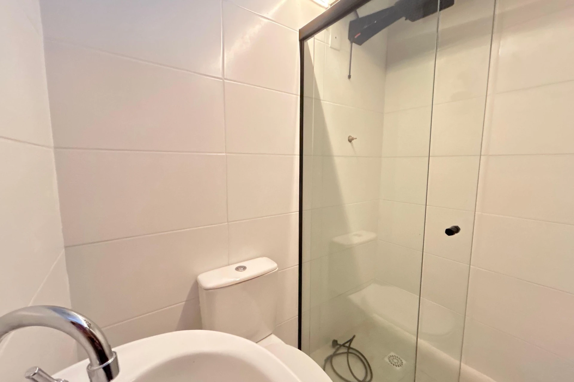 300 m² house with a jacuzzi and a bathtub — photo 34