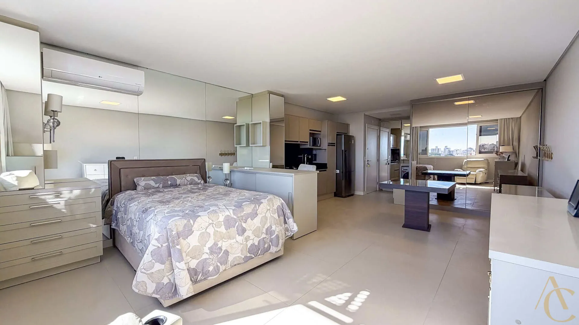 Furnished studio with glassed-in balcony and storage — photo 8
