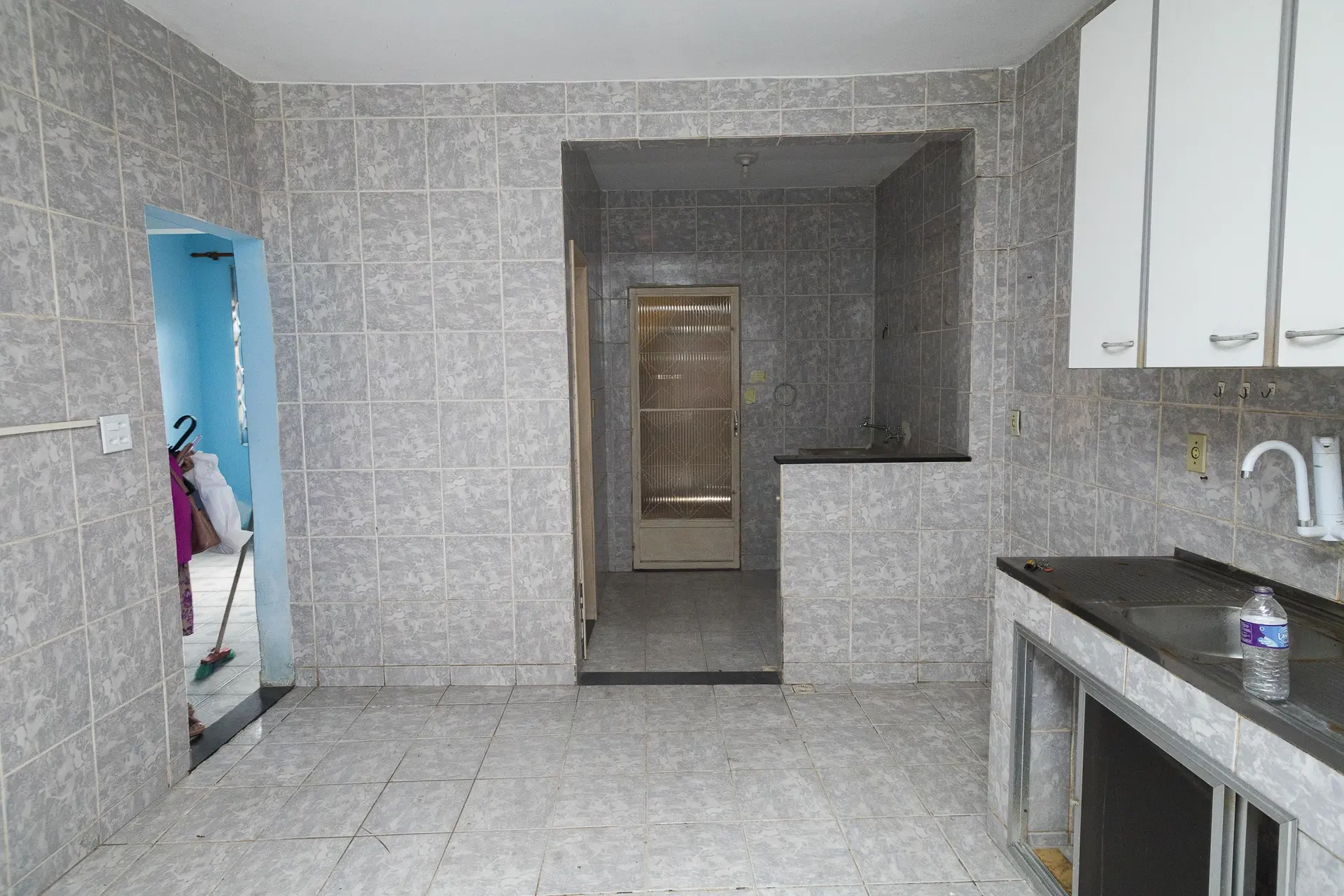 House with 3 bedrooms, 1 en-suite, and private yard — photo 19