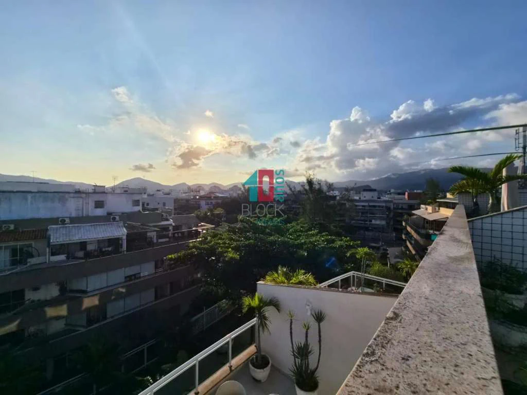 Furnished apartment, 470 m², with floor-to-ceiling windows — photo 5