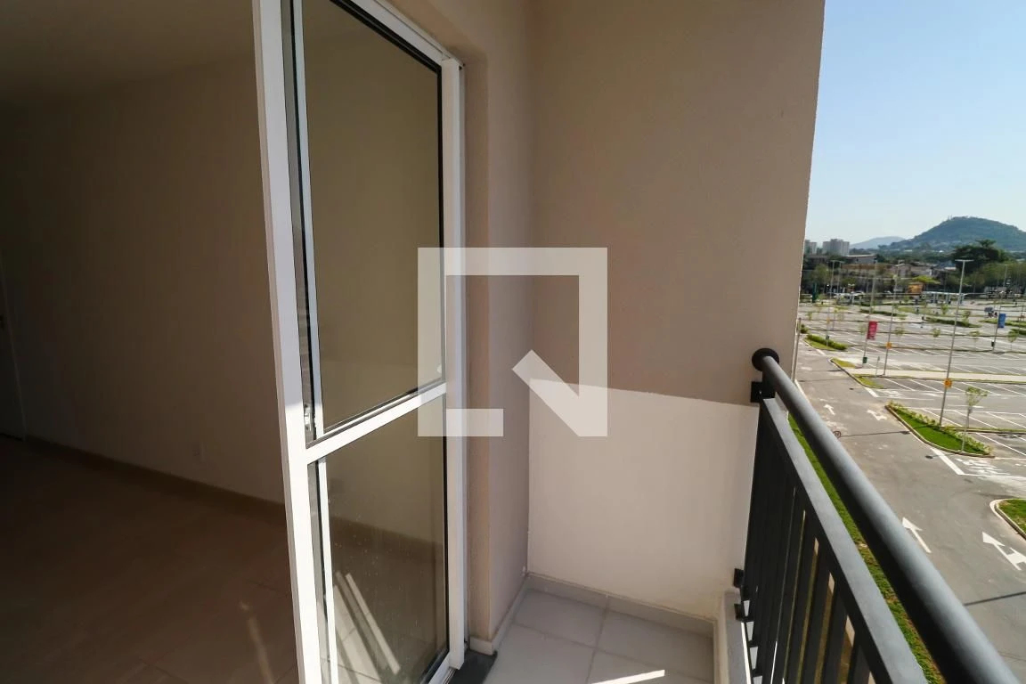 Apartamento sem mobília com 2 quartos e garagem — photo 6
