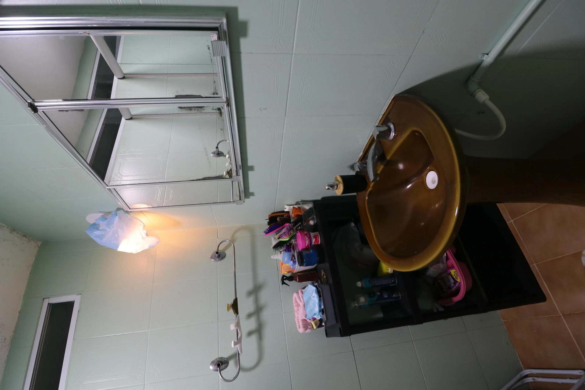 90 m² apartment with a water view and a grill on the balcony — photo 24