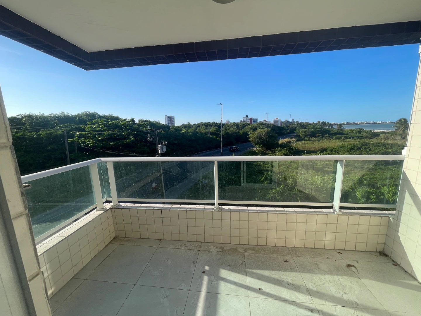 One-bedroom apartment with a water view in João Pessoa — photo 15