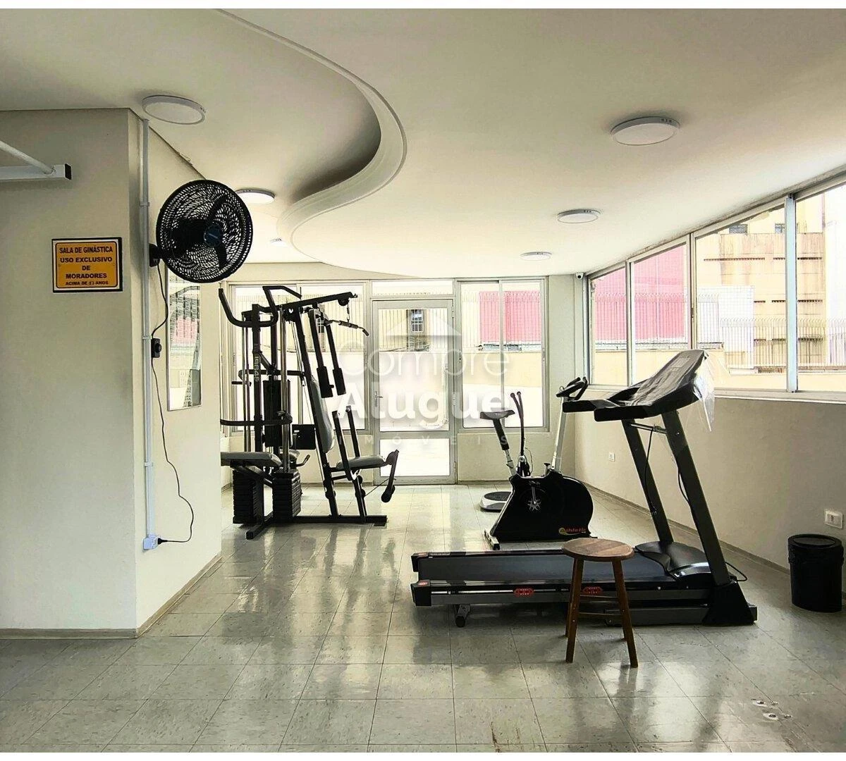 3-bedroom apartment in a building with a gym — photo 8