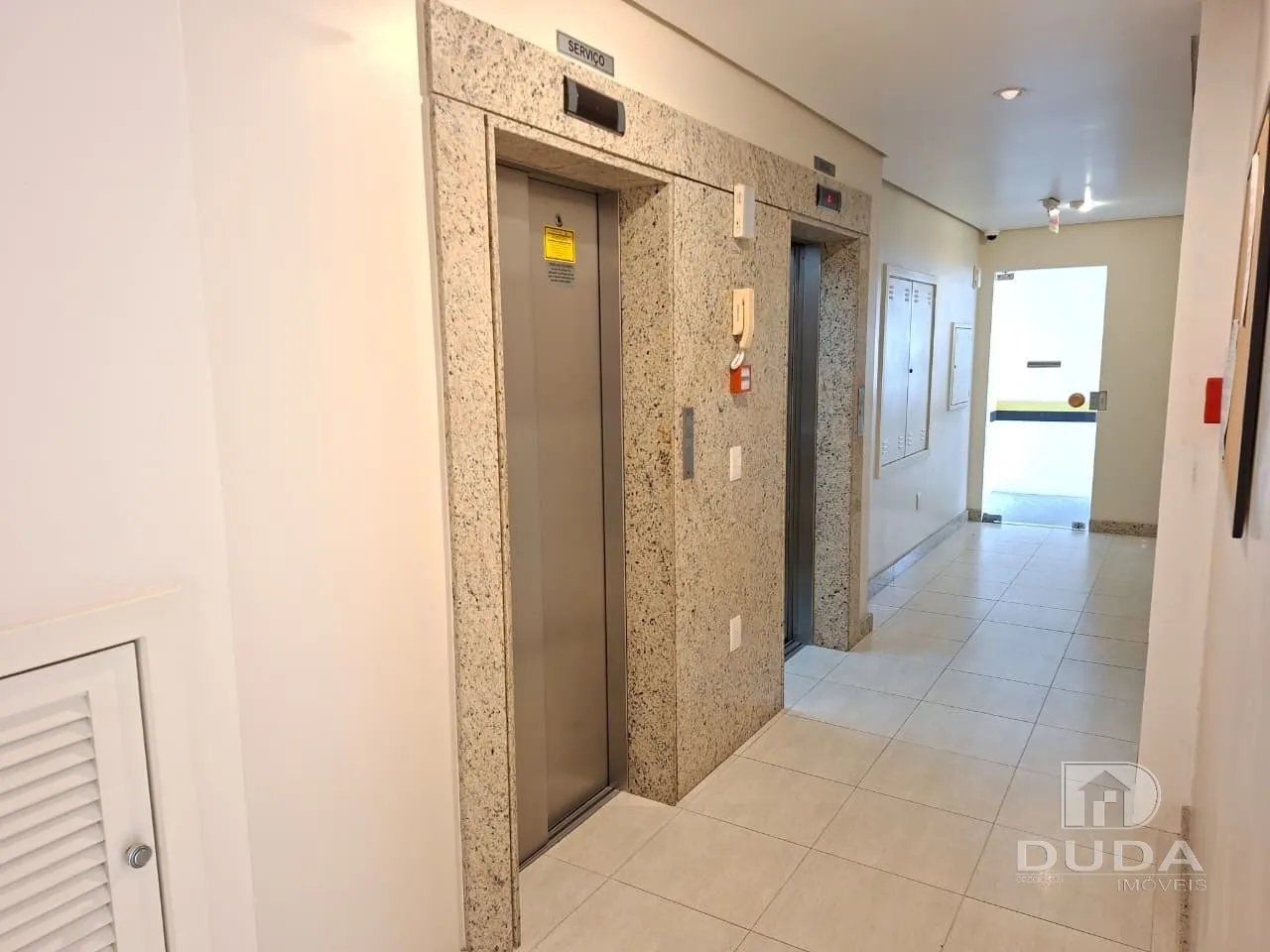 2-bedroom apartment with a mountain view in Florianópolis — photo 18