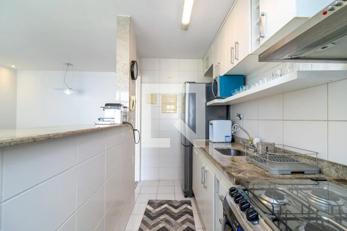 Apartamento mobiliado com 2 quartos, varanda e vaga — photo 11