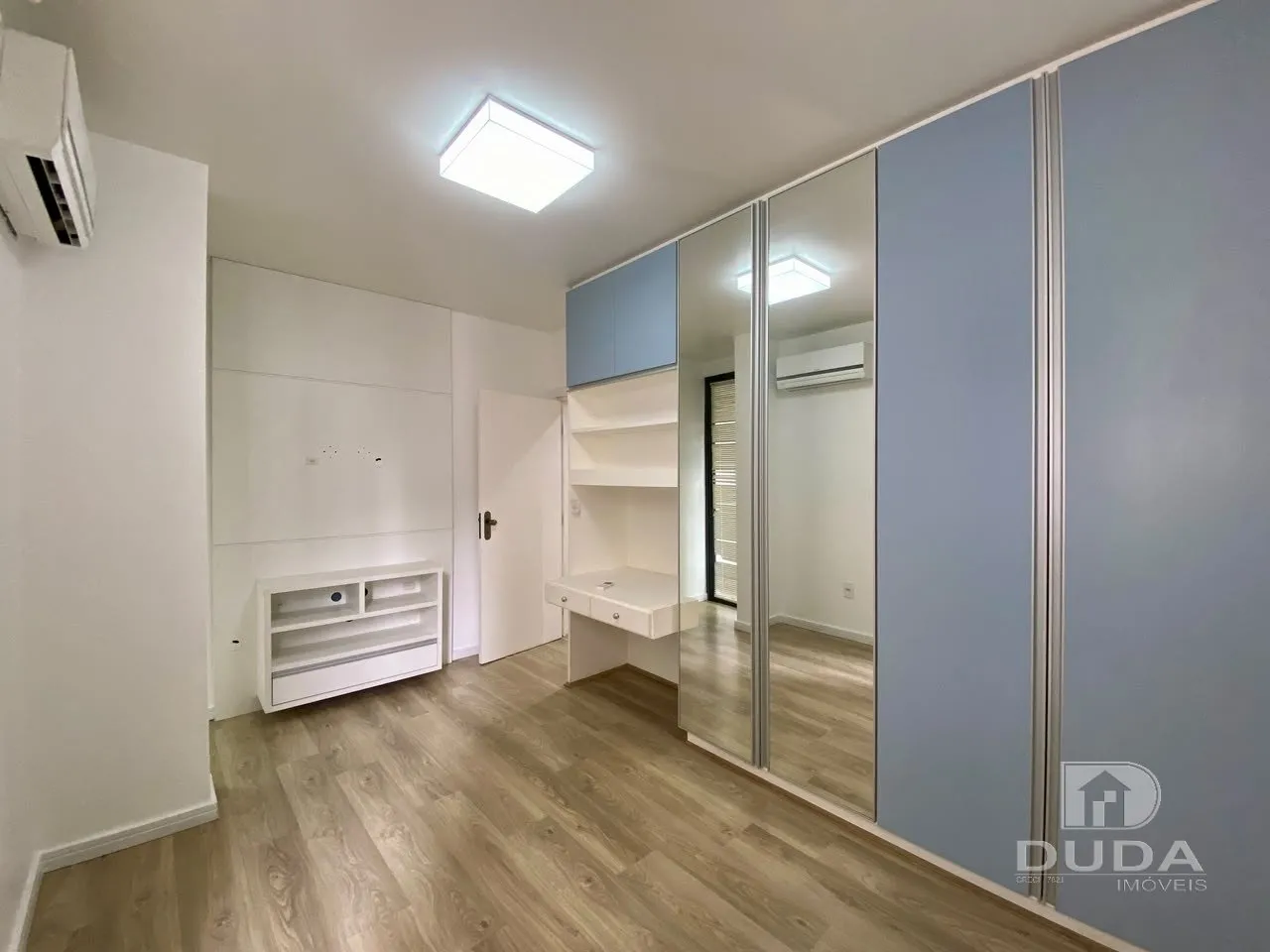 200 m² apartment with a bathtub and floor-to-ceiling windows — photo 24