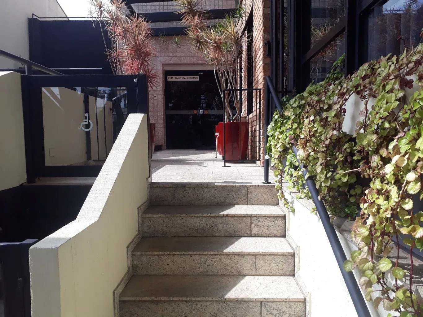 One-bedroom apartment with a home office in Curitiba — photo 15