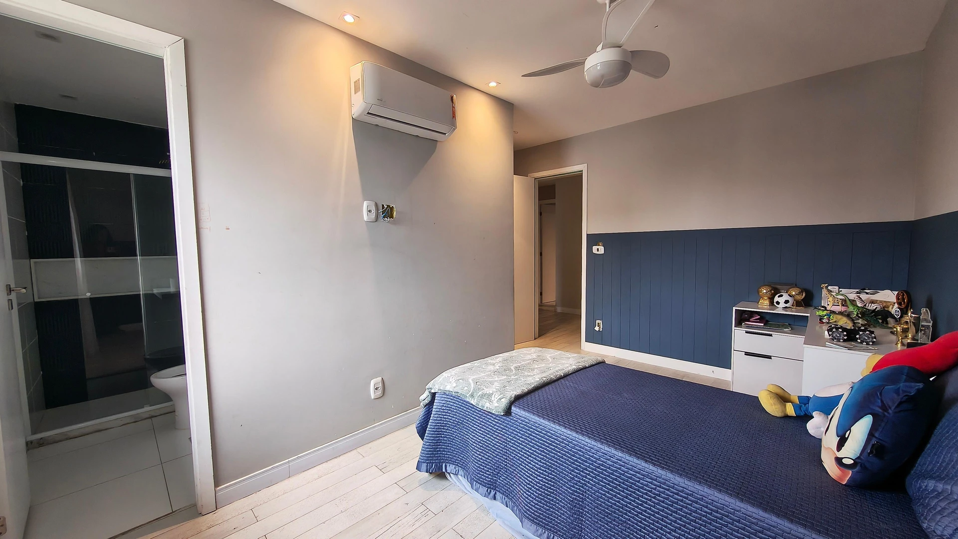 Jacuzzi in a 5-bedroom house, 350 m² — photo 36