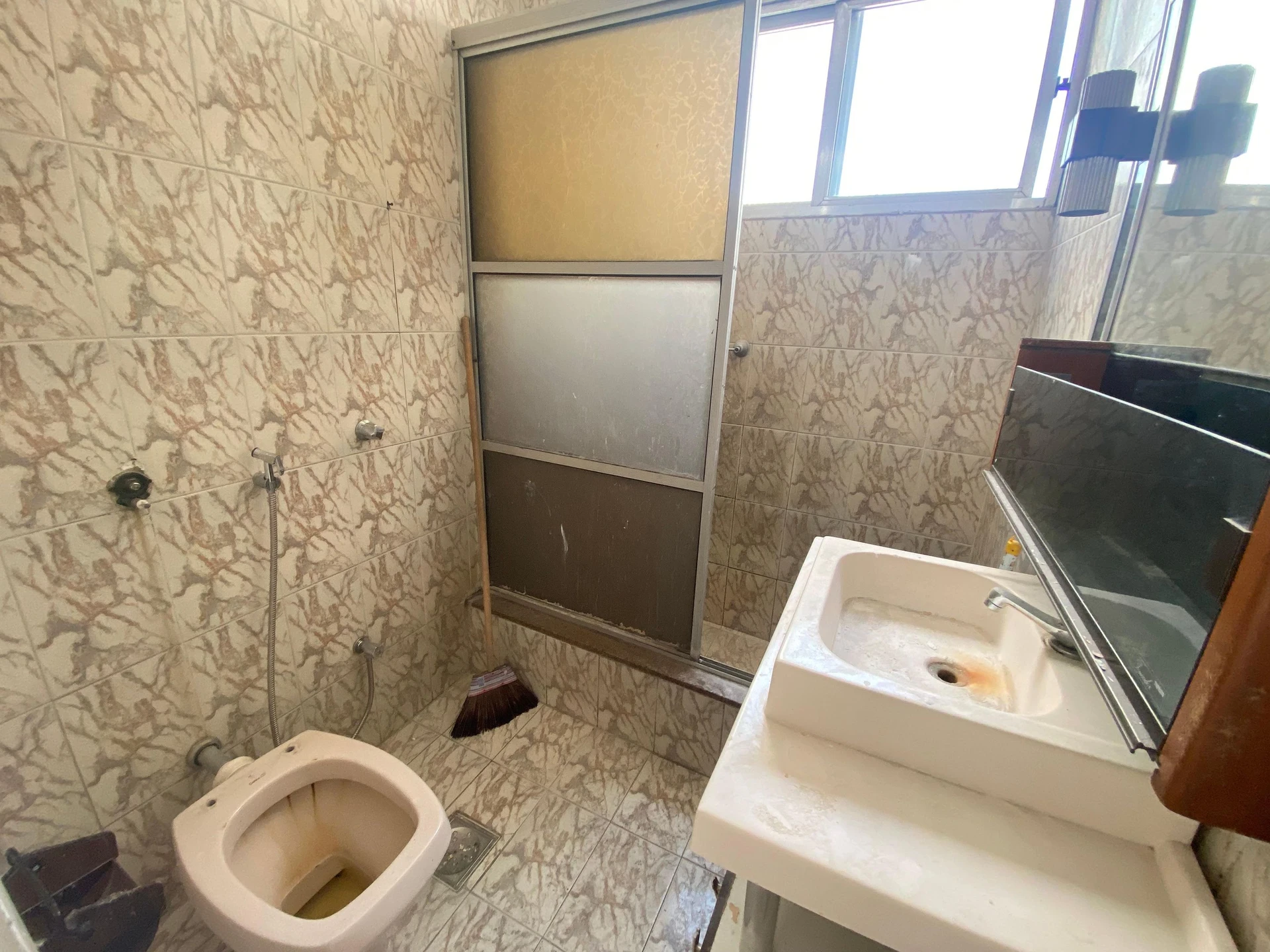 Квартира з 2 спальнями, 1 ванною та терасою — photo 32