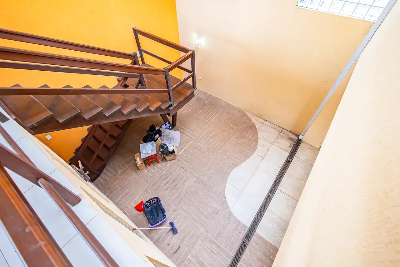 Furnished house with 5 bedrooms and 470 m² — photo 110