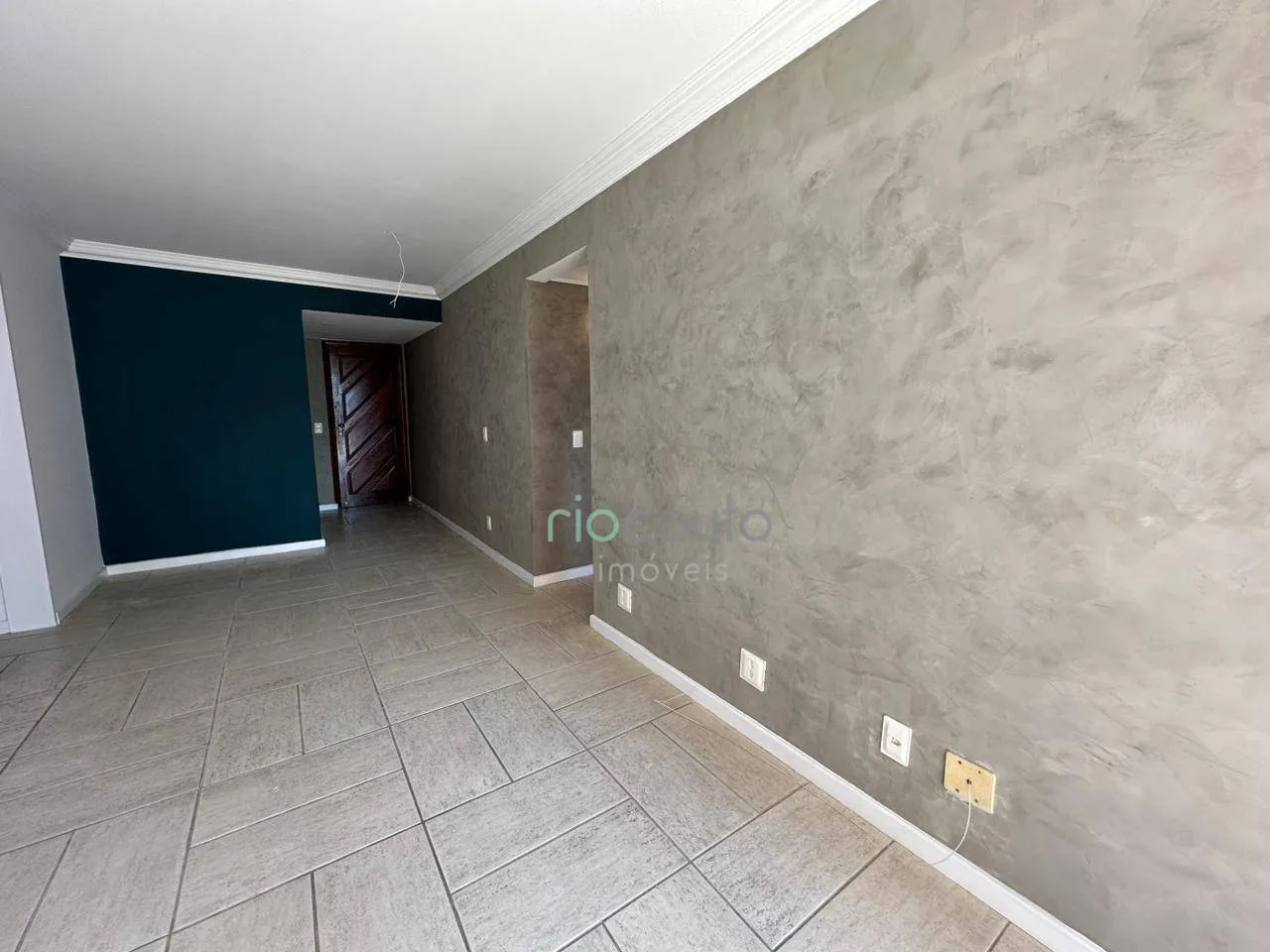 2-bedroom apartment with a suite and open views — photo 10