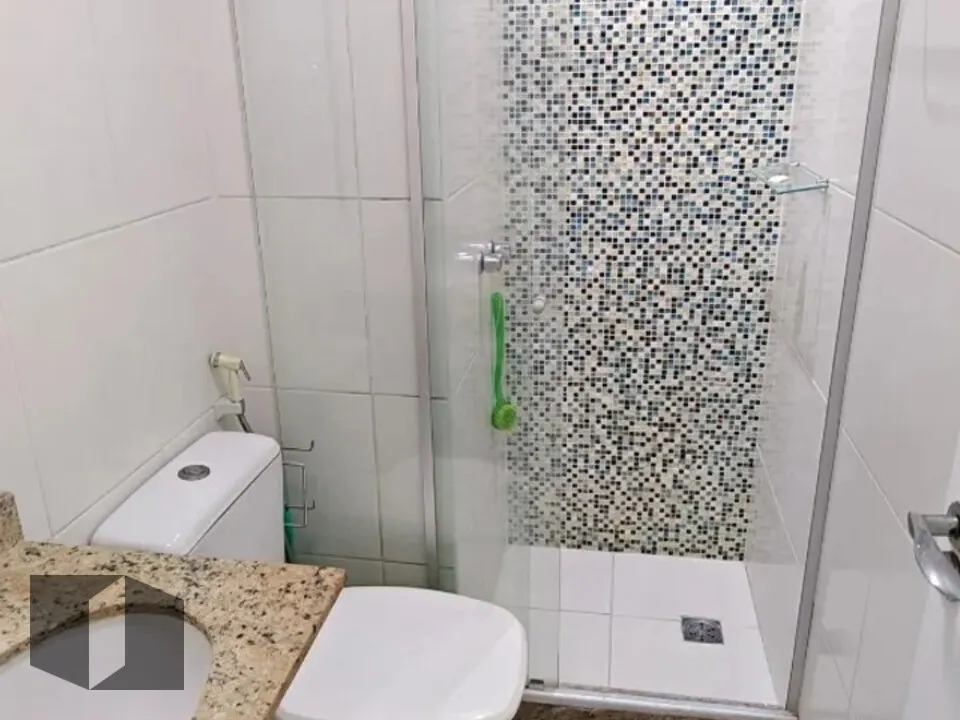 Furnished 3-bedroom apartment with glassed balcony — photo 12