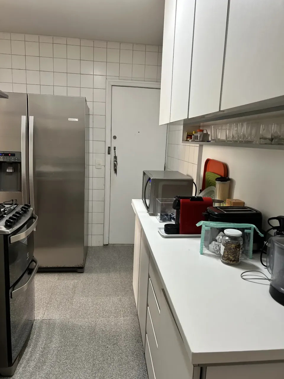 Furnished standard apartment with 3 bedrooms and 2 bathrooms — photo 17