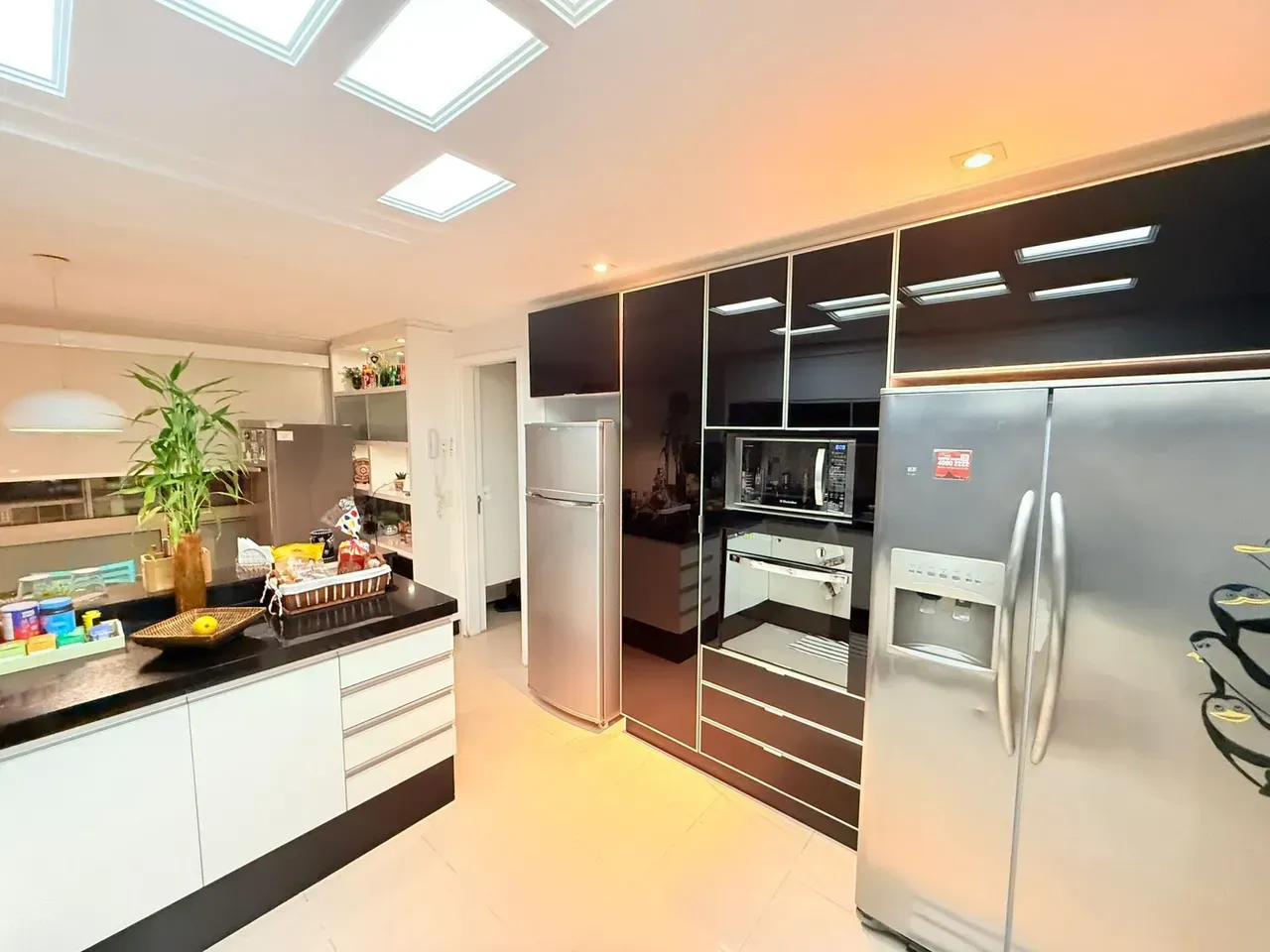 Apartamento mobiliado com 4 quartos e 5 banheiros, 233 m² — photo 4