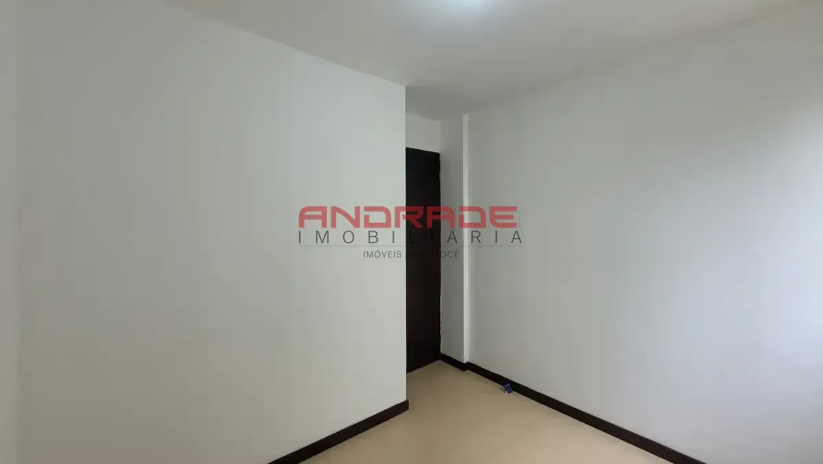 3-bedroom apartment with a separate closed-off kitchen — photo 31