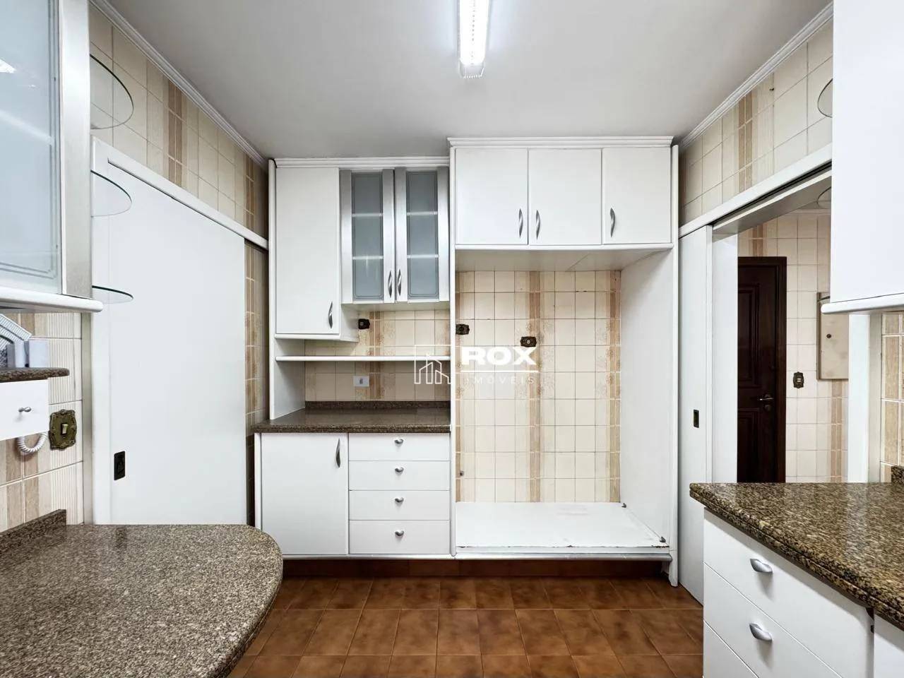 250 m² apartment with 3 bedrooms and a gas stove — photo 16