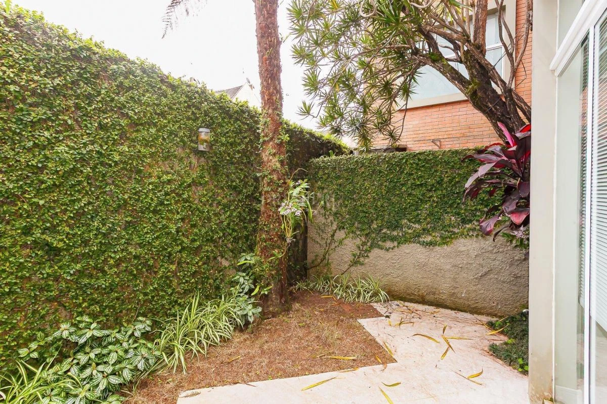 7-bedroom house with a home office in Curitiba — photo 9