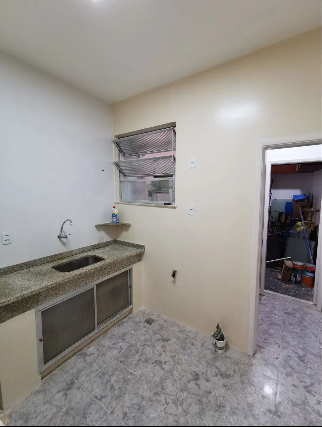 6th-floor apartment with 3 bedrooms and 2 bathrooms — photo 8