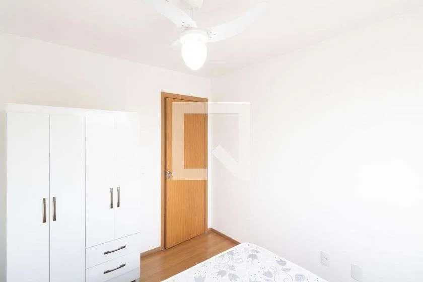 2-bedroom apartment with wood or laminate floors — photo 27