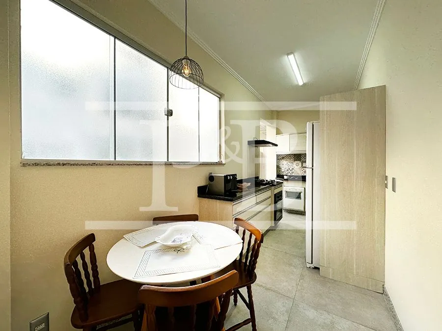 2-bedroom, 2-bath apartment with a separate kitchen — photo 24