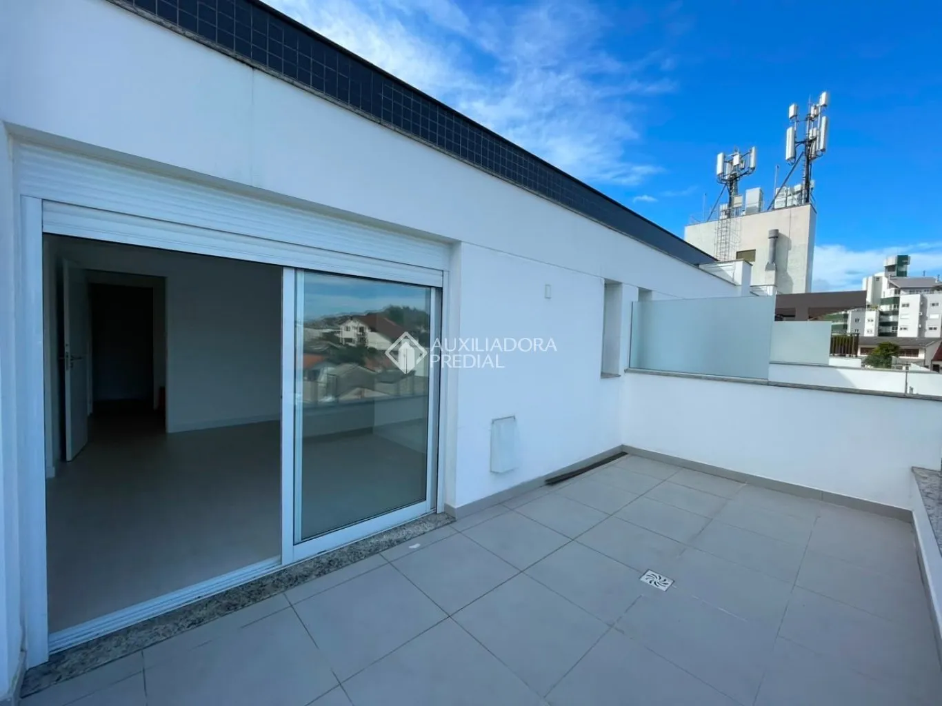 2-bedroom apartment with balcony and terrace — photo 17