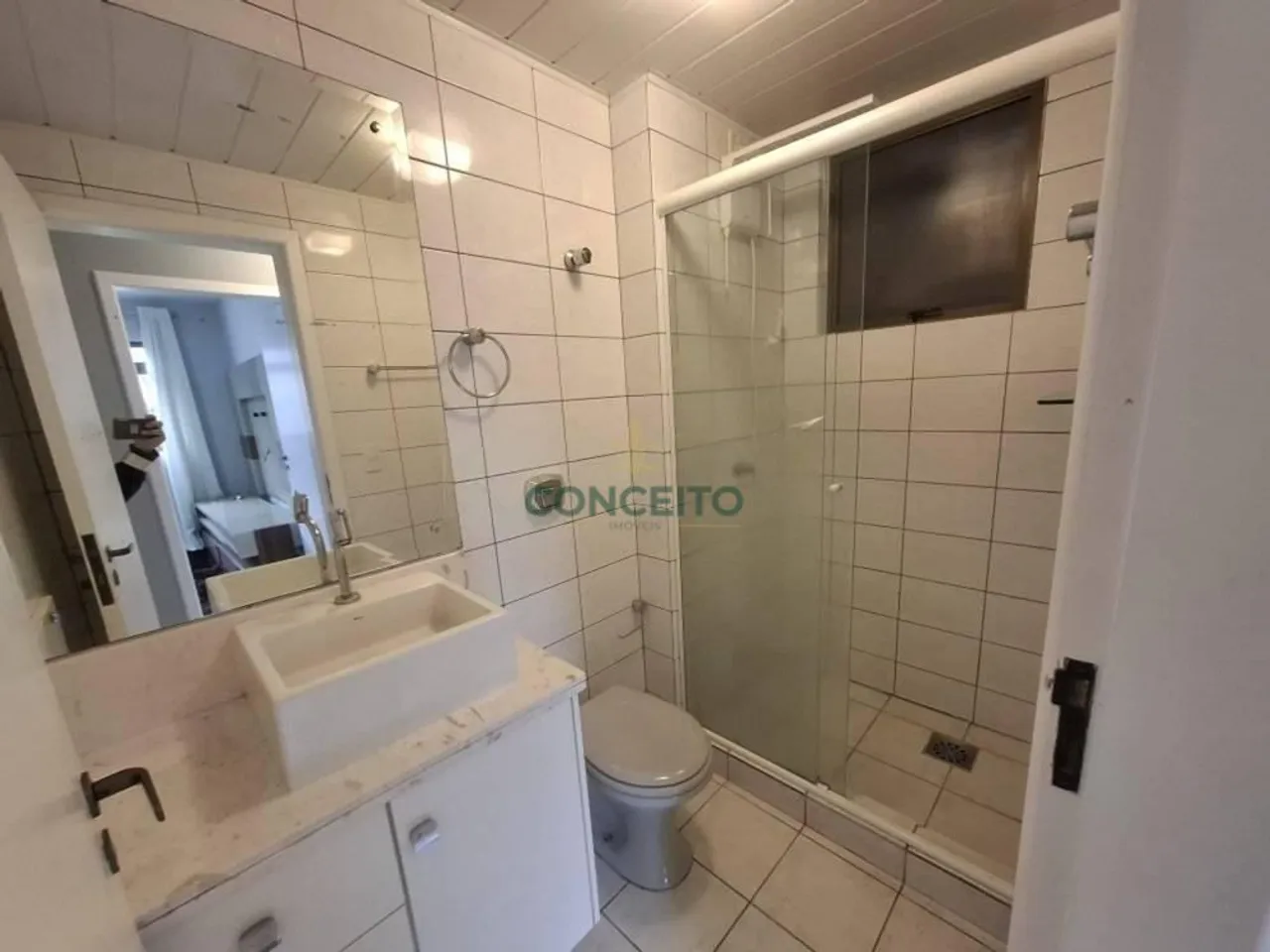 3-bedroom apartment in a building with a gym — photo 15