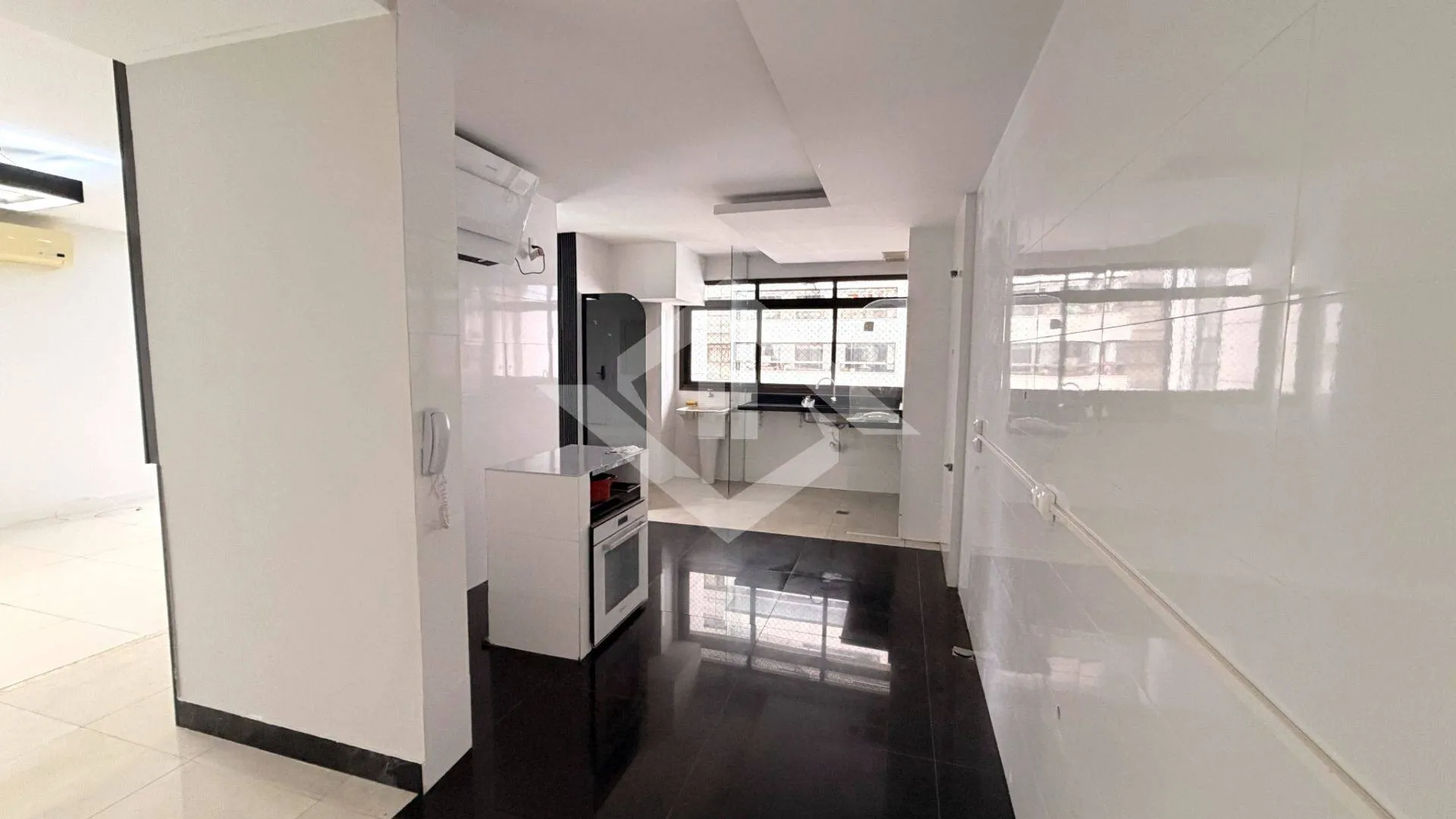 3-bedroom apartment in a building with a sauna — photo 13