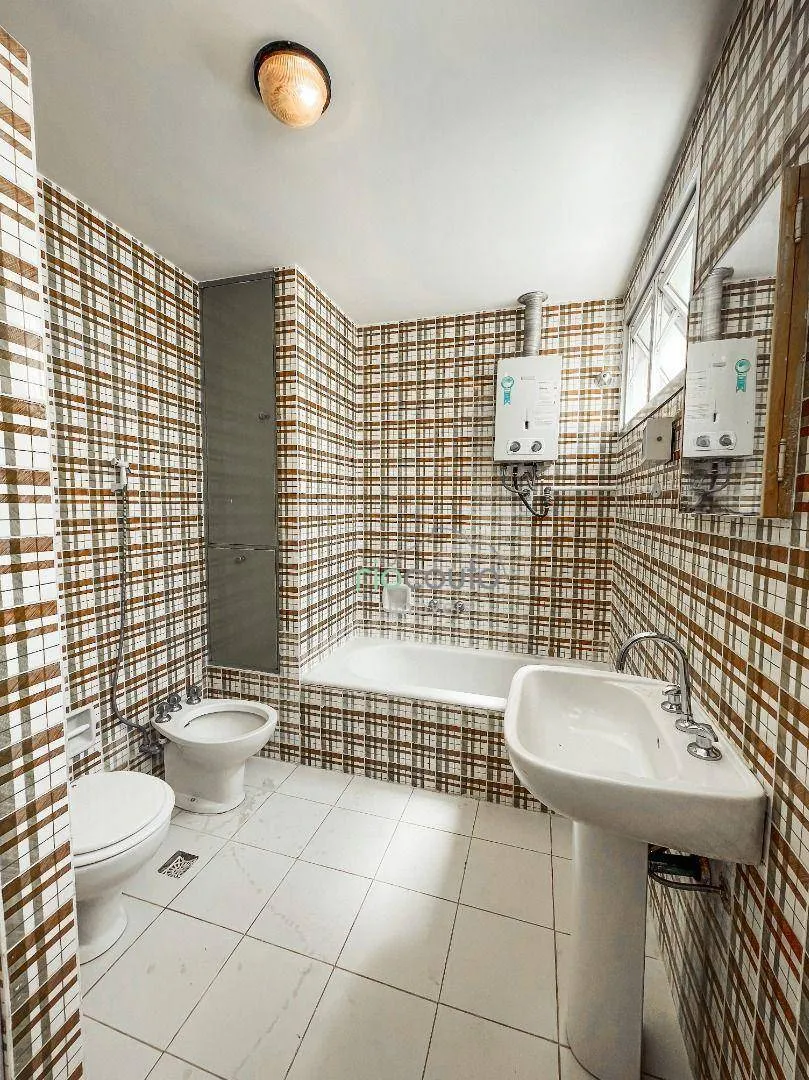 Unfurnished apartment with 4 bedrooms and 377 m² — photo 30