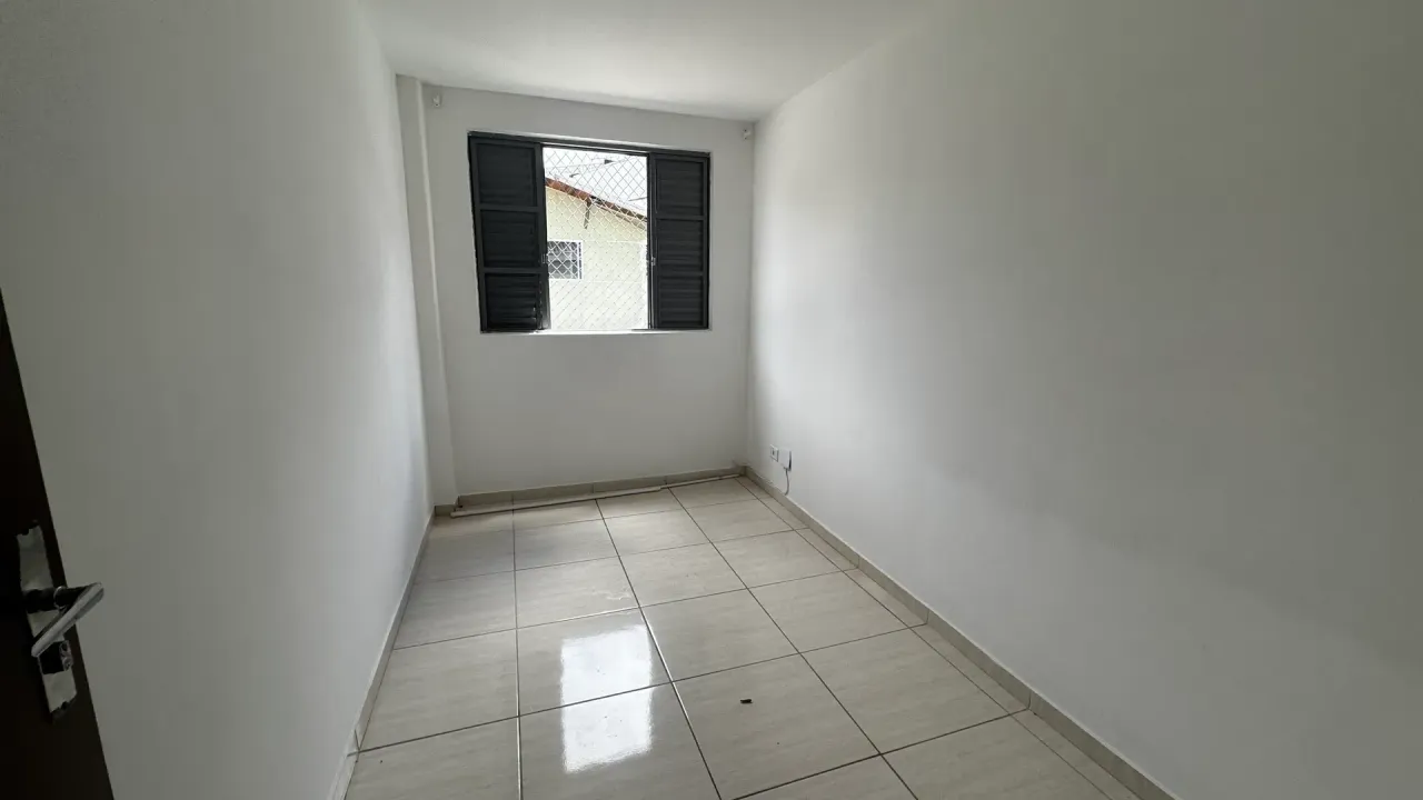 Unfurnished 3-bedroom apartment with pets allowed