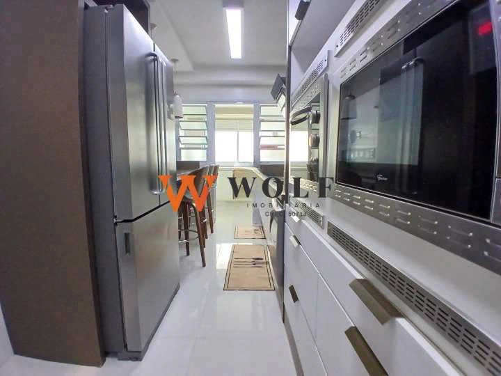 185 m² apartment with 4 bedrooms and 5 bathrooms — photo 3