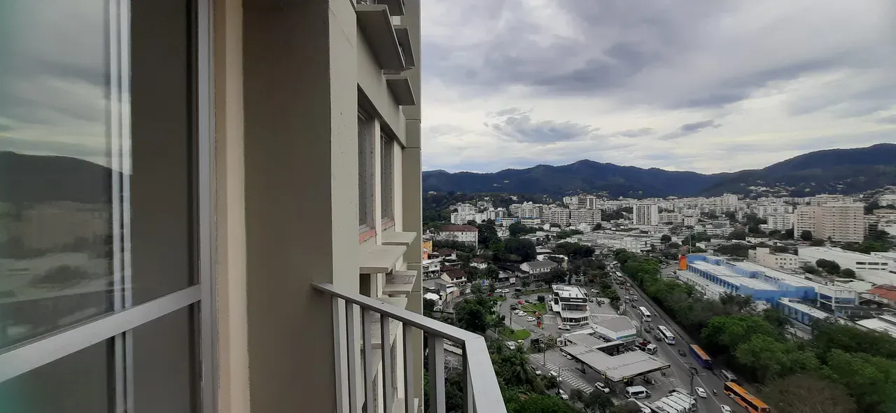 83 m² rental apartment with 3 bedrooms and a balcony