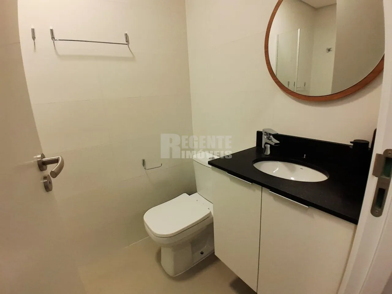 Меблированная студия 20 м² с кухней открытой планировки — photo 20