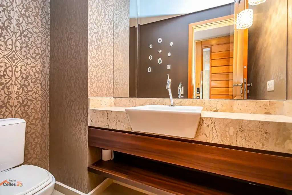 3 en-suite bedroom apartment with 4 parking spots — photo 4